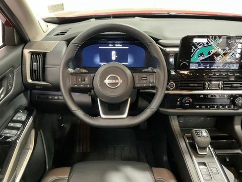 Used 2024 Nissan Pathfinder Platinum w/ Cargo Package AWD/4WD image 7