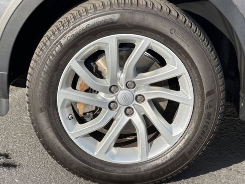 Used 2019 Land Rover Discovery Sport HSE image 25