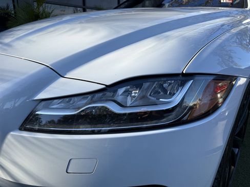 Used 2016 Jaguar XF S image 10