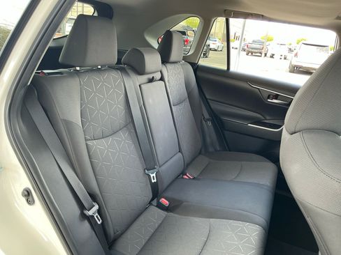 Used 2020 Toyota RAV4 XLE w/ Convenience Package image 18