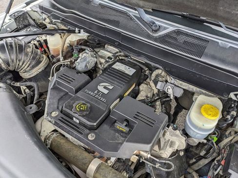 Used 2022 RAM 2500 Tradesman w/ Chrome Appearance Group image 51