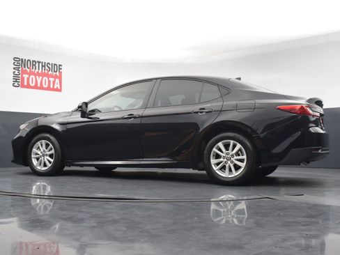 Used 2025 Toyota Camry LE FWD image 27
