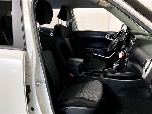 Used 2022 Kia Soul LX w/ Technology Package image 7