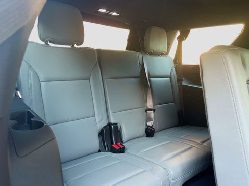 Used 2023 Chevrolet Tahoe LT w/ Luxury Package RWD image 28