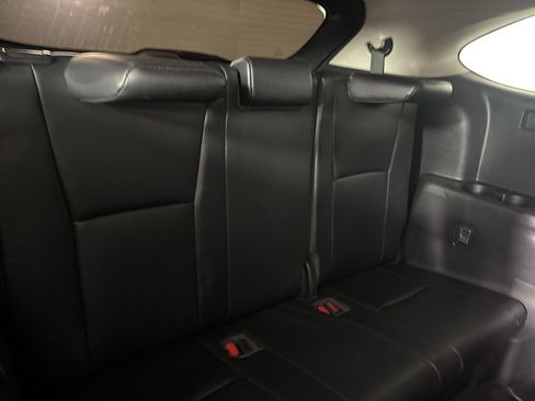 Used 2021 Toyota Highlander XLE FWD image 32