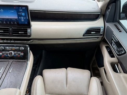 Used 2022 Lincoln Navigator L Reserve image 12