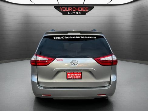 Used 2018 Toyota Sienna image 4
