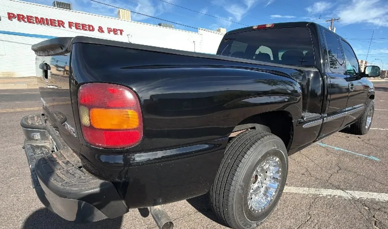 Used 2000 GMC Sierra 1500 2WD Extended Cab w/ Convenience Plus Group image 3