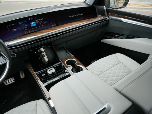 New 2026 Cadillac Escalade Platinum Sport w/ LPO, ONYX Package image 9