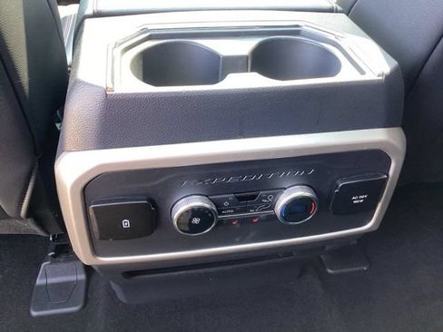 Used 2023 Ford Expedition Limited AWD/4WD image 18
