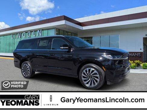 New 2026 Lincoln Navigator L Black Label AWD/4WD image 1