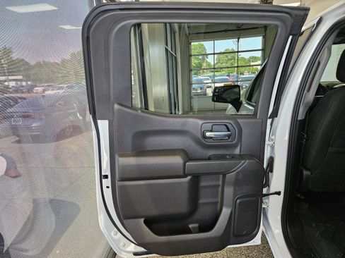 Used 2021 Chevrolet Silverado 1500 LT AWD/4WD image 15