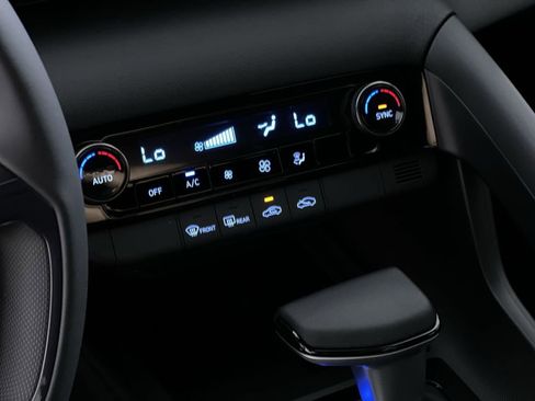 Used 2025 Hyundai Elantra Sport image 21