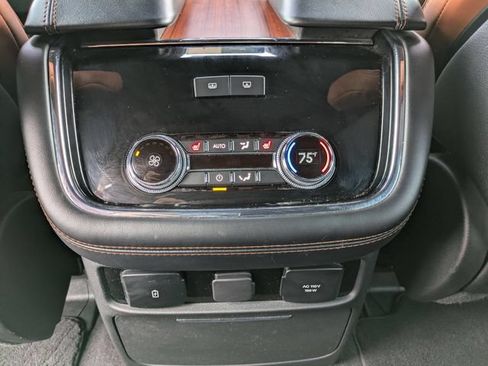 Used 2019 Lincoln Navigator Reserve AWD/4WD image 19