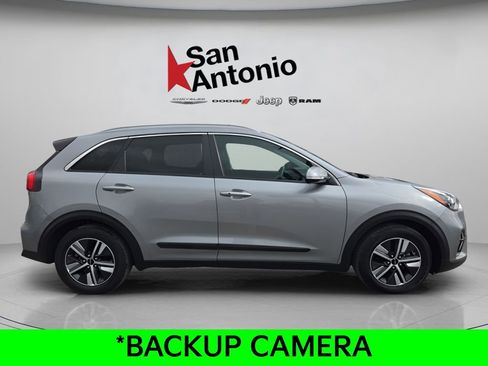 Used 2022 Kia Niro EX Premium image 9