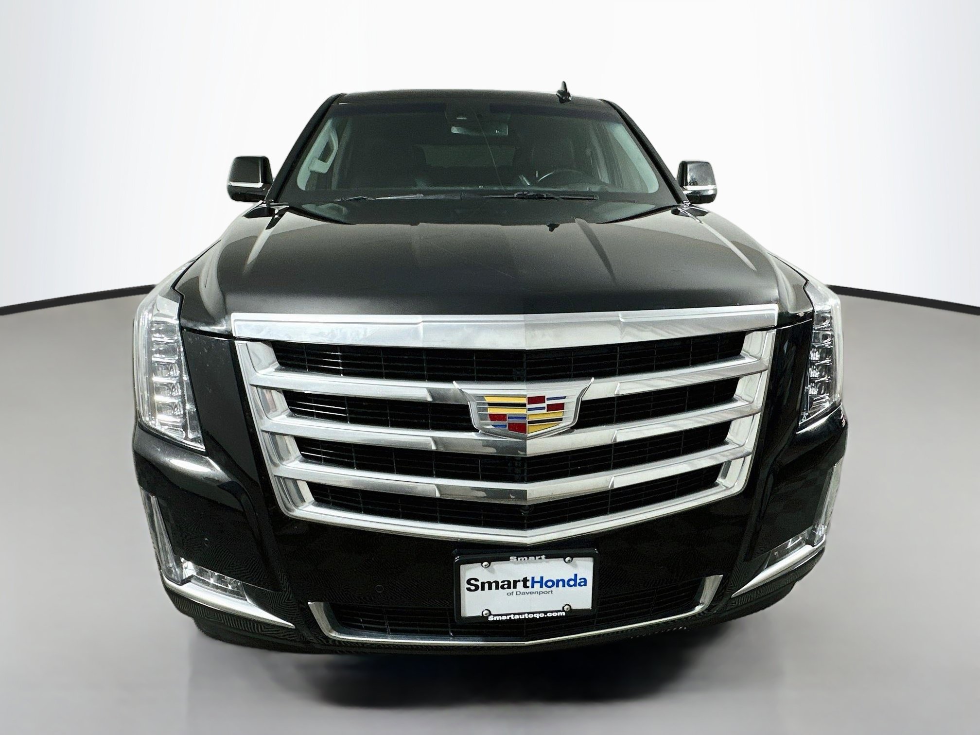 Used 2015 Cadillac Escalade Luxury AWD/4WD image 2