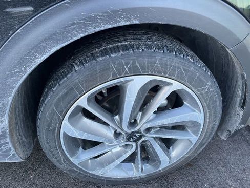 Used 2019 Kia Niro Touring image 17