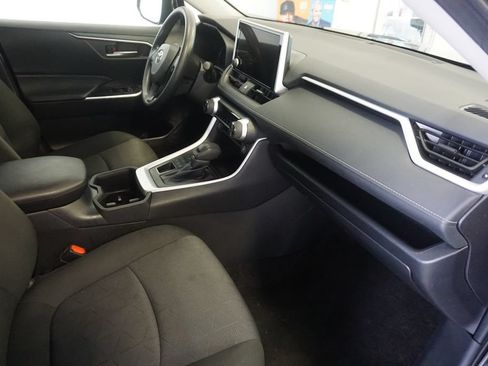 Used 2025 Toyota RAV4 XLE AWD/4WD image 21