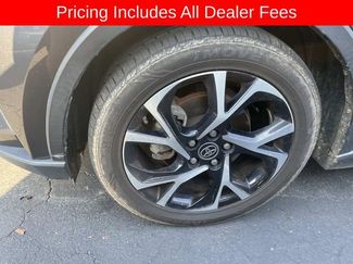 Used 2021 Toyota C-HR XLE FWD video 2