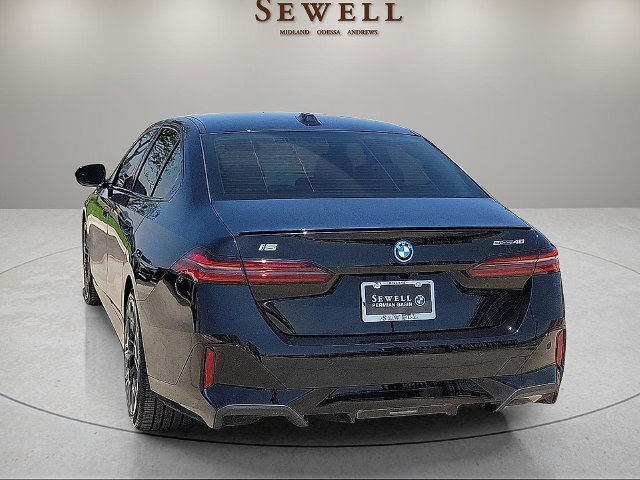 Used 2027 BMW i5 eDrive40 w/ M Sport Package RWD image 3
