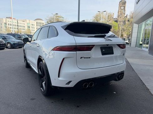 Used 2023 Jaguar F-PACE SVR image 11