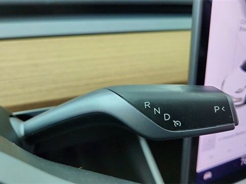 Used 2020 Tesla Model 3 Standard Range Plus image 41