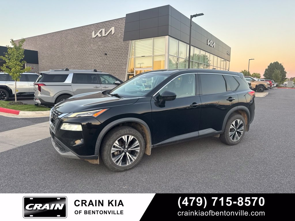 Used 2021 Nissan Rogue SV FWD image 2