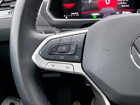 Used 2024 Volkswagen Tiguan SE image 27