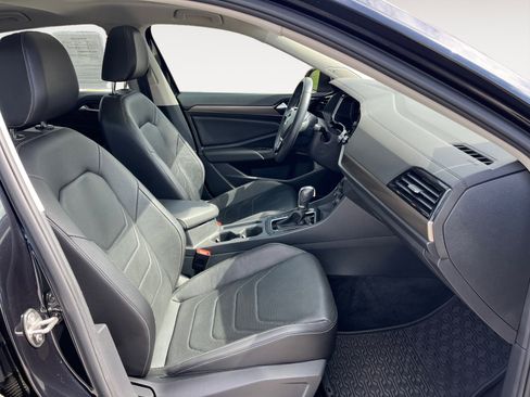 Used 2019 Volkswagen Jetta SEL Premium image 16