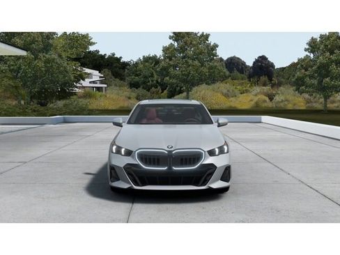 New 2026 BMW 540i xDrive w/ M Sport Package AWD/4WD image 3