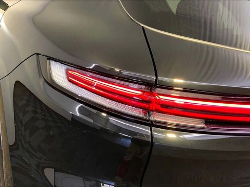 Used 2025 Porsche Cayenne image 30