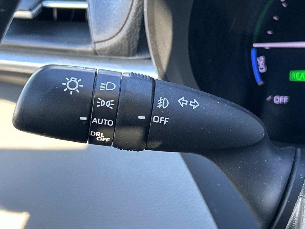 Used 2021 Toyota Sienna XLE FWD image 34