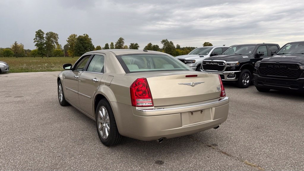 Used 2009 Chrysler 300 C RWD image 6