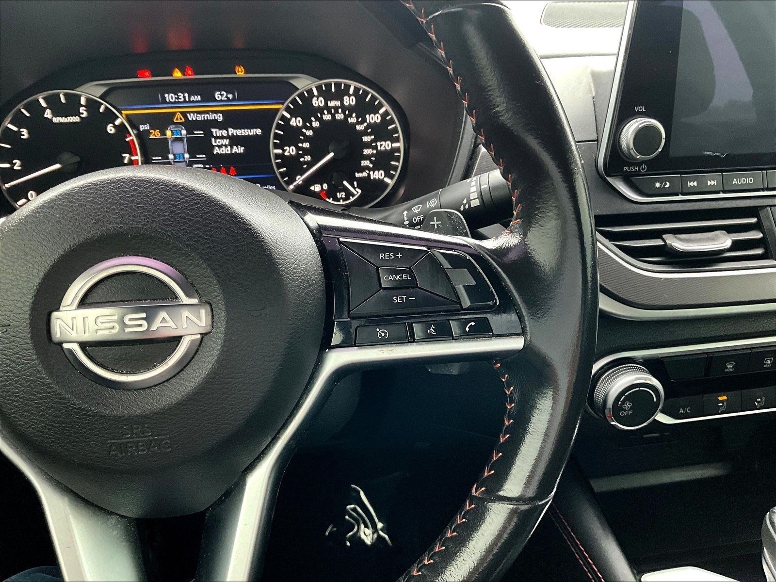 Used 2023 Nissan Altima 2.5 SR AWD/4WD image 11
