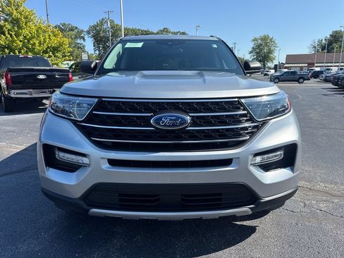 Used 2024 Ford Explorer XLT w/ Equipment Group 202A AWD/4WD image 3