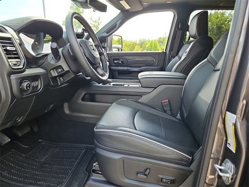 New 2025 RAM 2500 Limited image 9