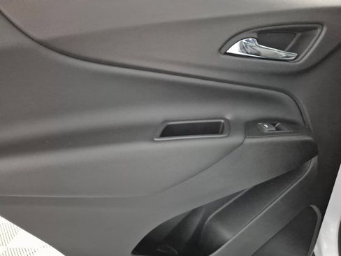 Used 2019 Chevrolet Equinox LT w/ Sun & Navigation Package image 23