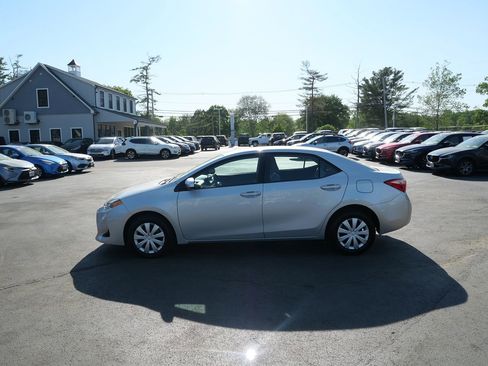 Used 2017 Toyota Corolla L w/ Carpet Mat Package (TMS) FWD image 7