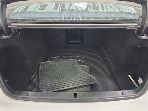 Used 2018 BMW 740i xDrive image 33