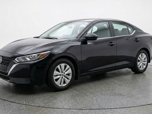 Used 2025 Nissan Sentra S image 3