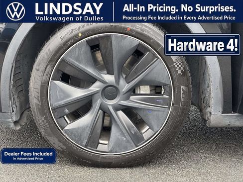 Used 2024 Tesla Model Y Long Range AWD/4WD image 5