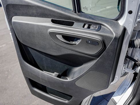 Used 2024 Mercedes-Benz Sprinter 2500 image 27
