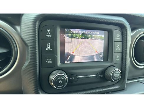 Used 2021 Jeep Gladiator Sport w/ Trailer Tow Package AWD/4WD image 16