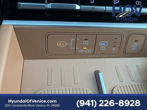 Used 2024 Hyundai Santa Fe Limited image 19