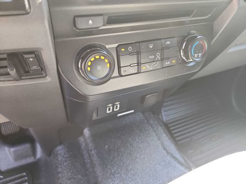 Used 2018 Ford F250 XL w/ Power Equipment Group AWD/4WD image 32