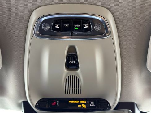 Used 2016 Volvo XC90 T6 Momentum w/ Momentum Plus Package image 31