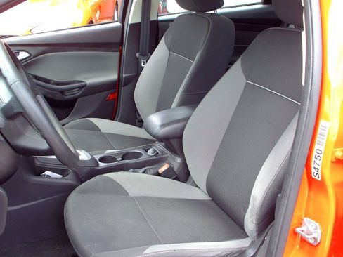 Used 2014 Ford Focus SE FWD image 5