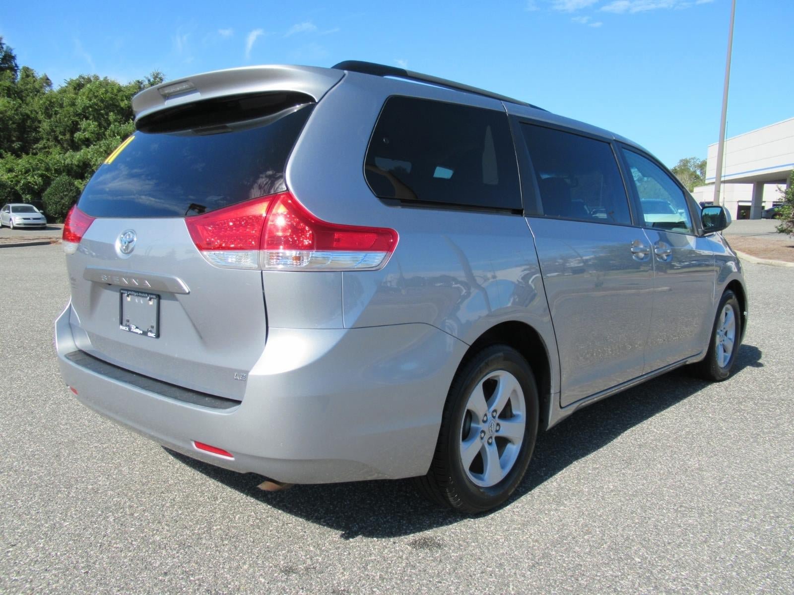 Used 2011 Toyota Sienna LE FWD image 7