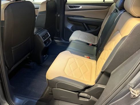 Certified 2024 Volkswagen Atlas Cross Sport SE FWD image 16