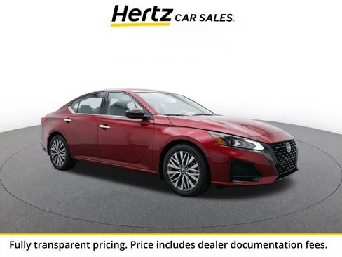 Used 2025 Nissan Altima 2.5 SV FWD image 1